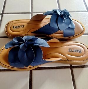 Born Women's Navy Floral Sandals New Never Worn